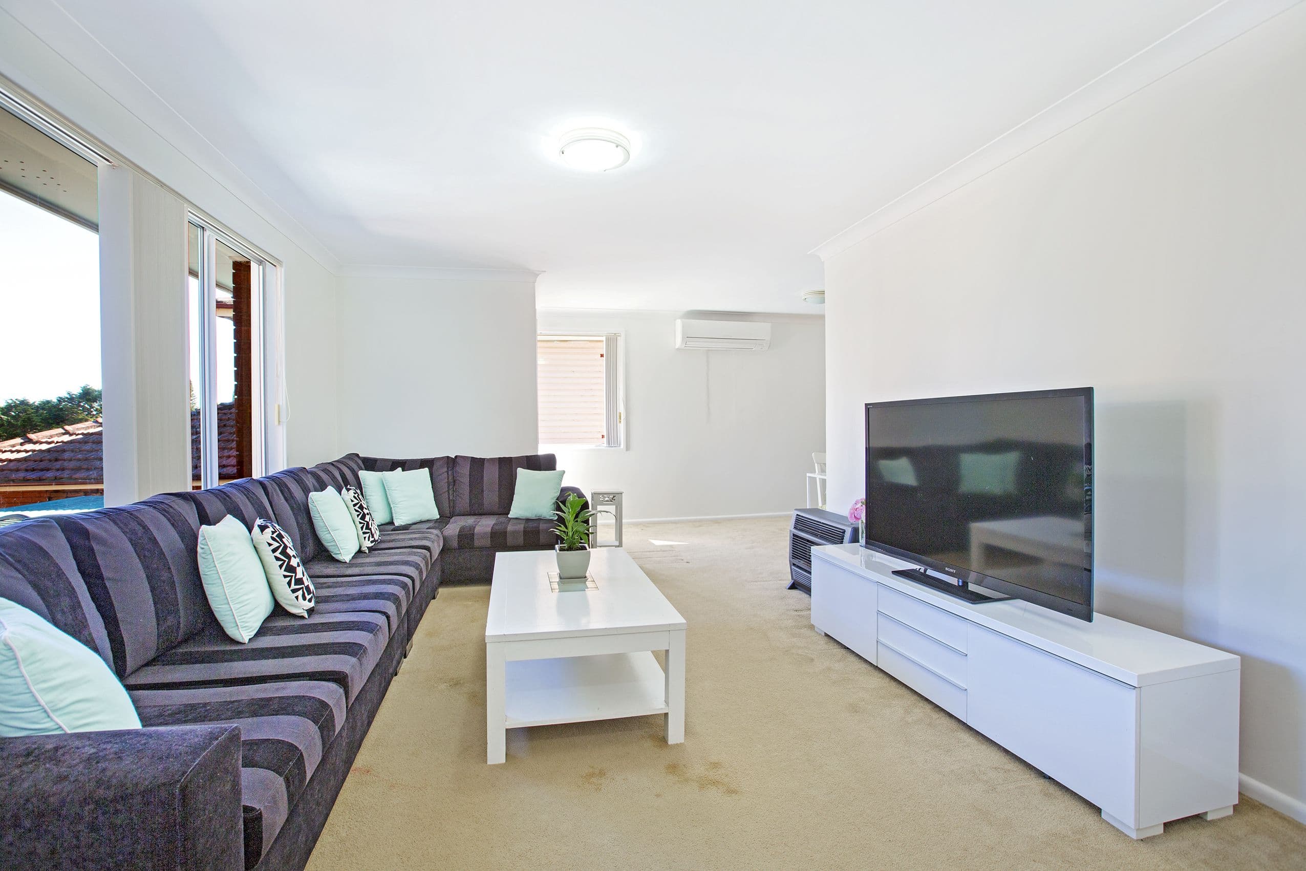 34 Donington Avenue, Georges Hall - Thumbnail 2