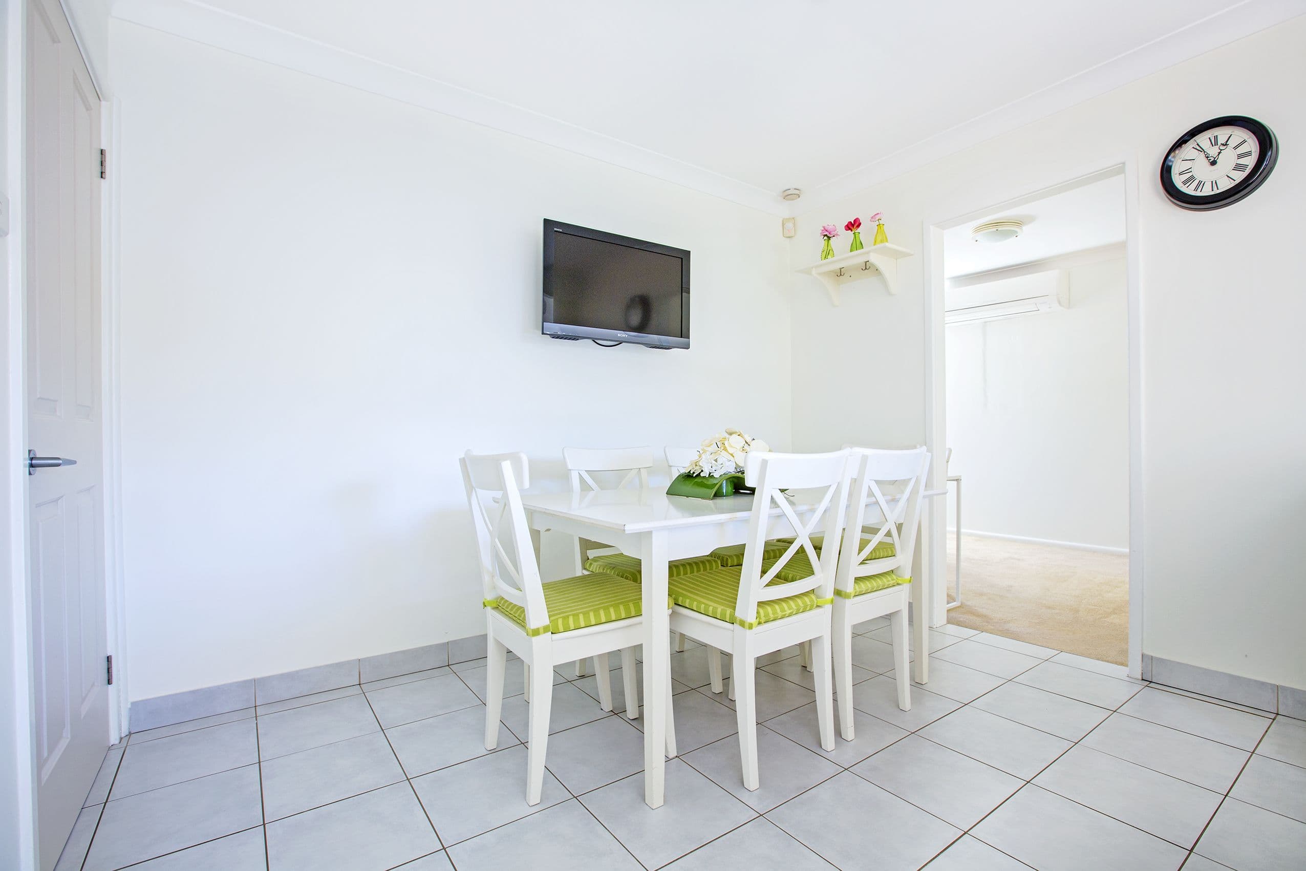 34 Donington Avenue, Georges Hall - Thumbnail 4