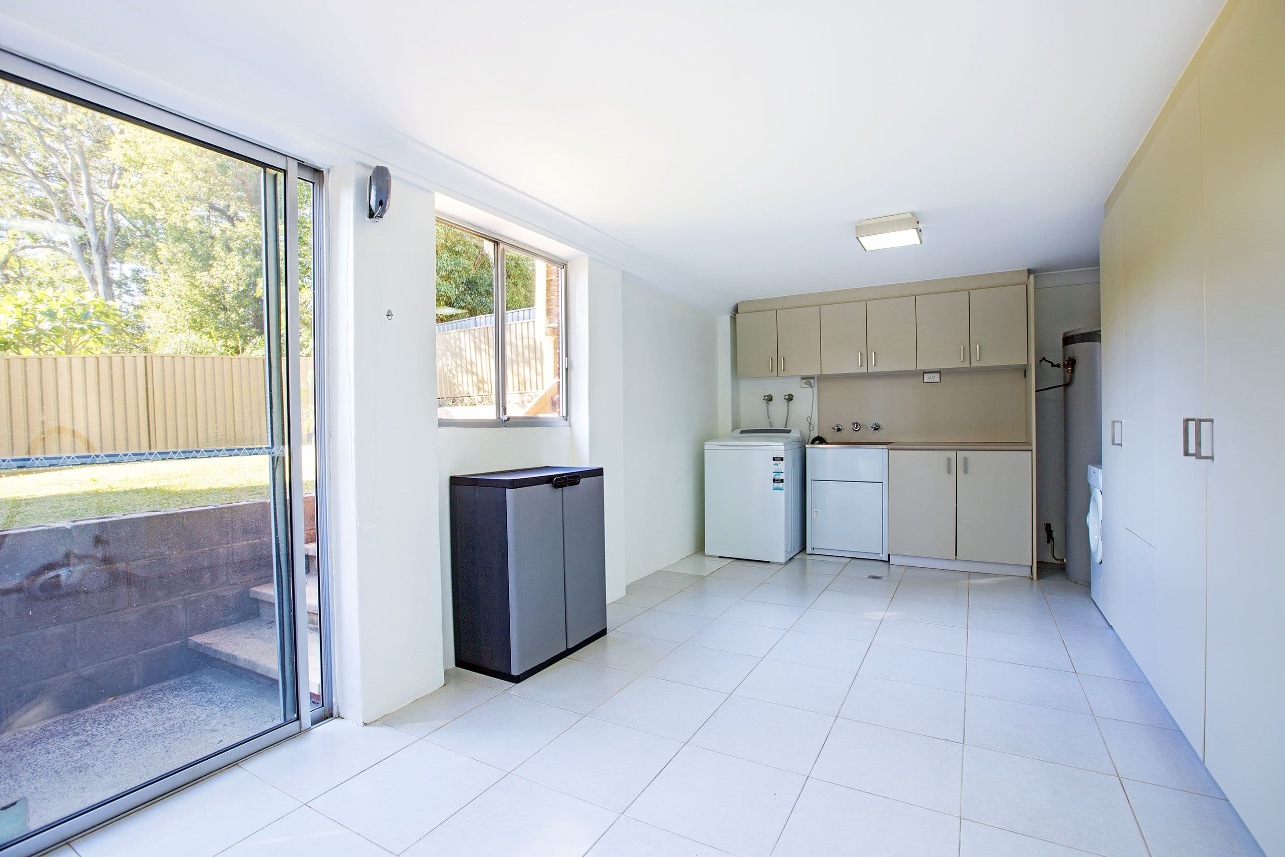 34 Donington Avenue, Georges Hall - Thumbnail 8