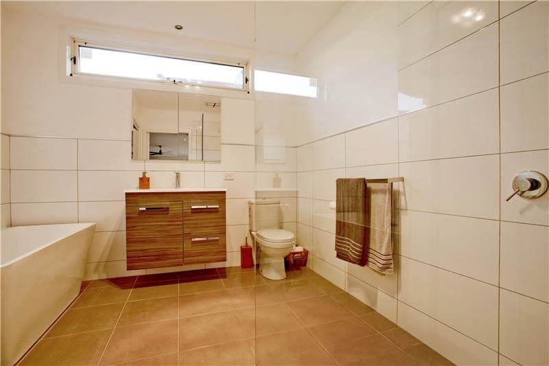 8 Buxton Road, HERNE HILL VIC 3218, Herne Hill - Thumbnail 5