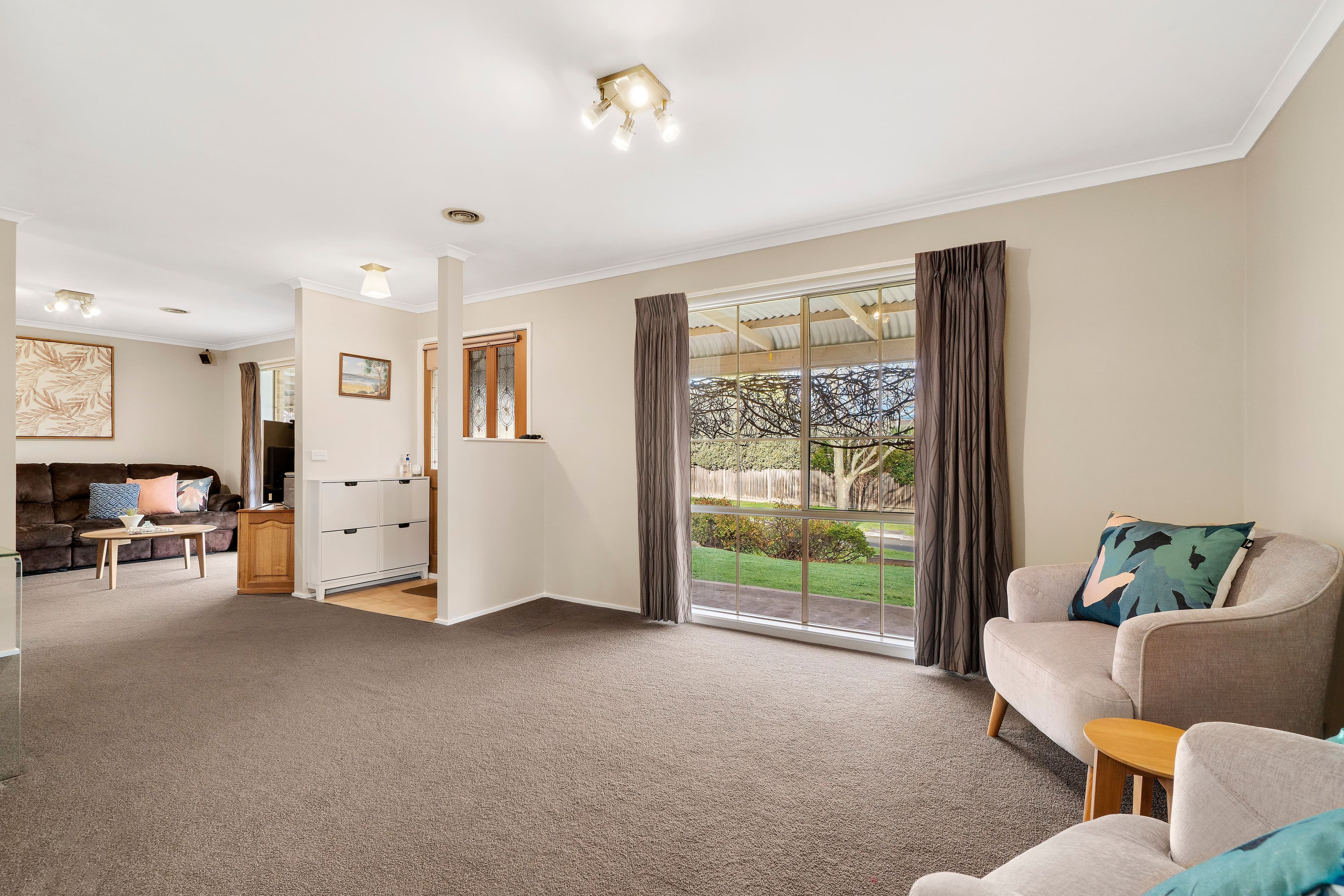1 Jenna Court, Rowville VIC 3178, Rowville - Thumbnail 2