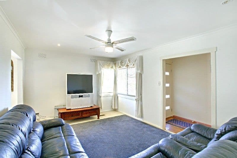 35 Glenn Crescent, BUNDOORA VIC 3083, Bundoora - Thumbnail 2