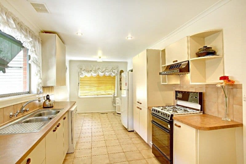 35 Glenn Crescent, BUNDOORA VIC 3083, Bundoora - Thumbnail 3