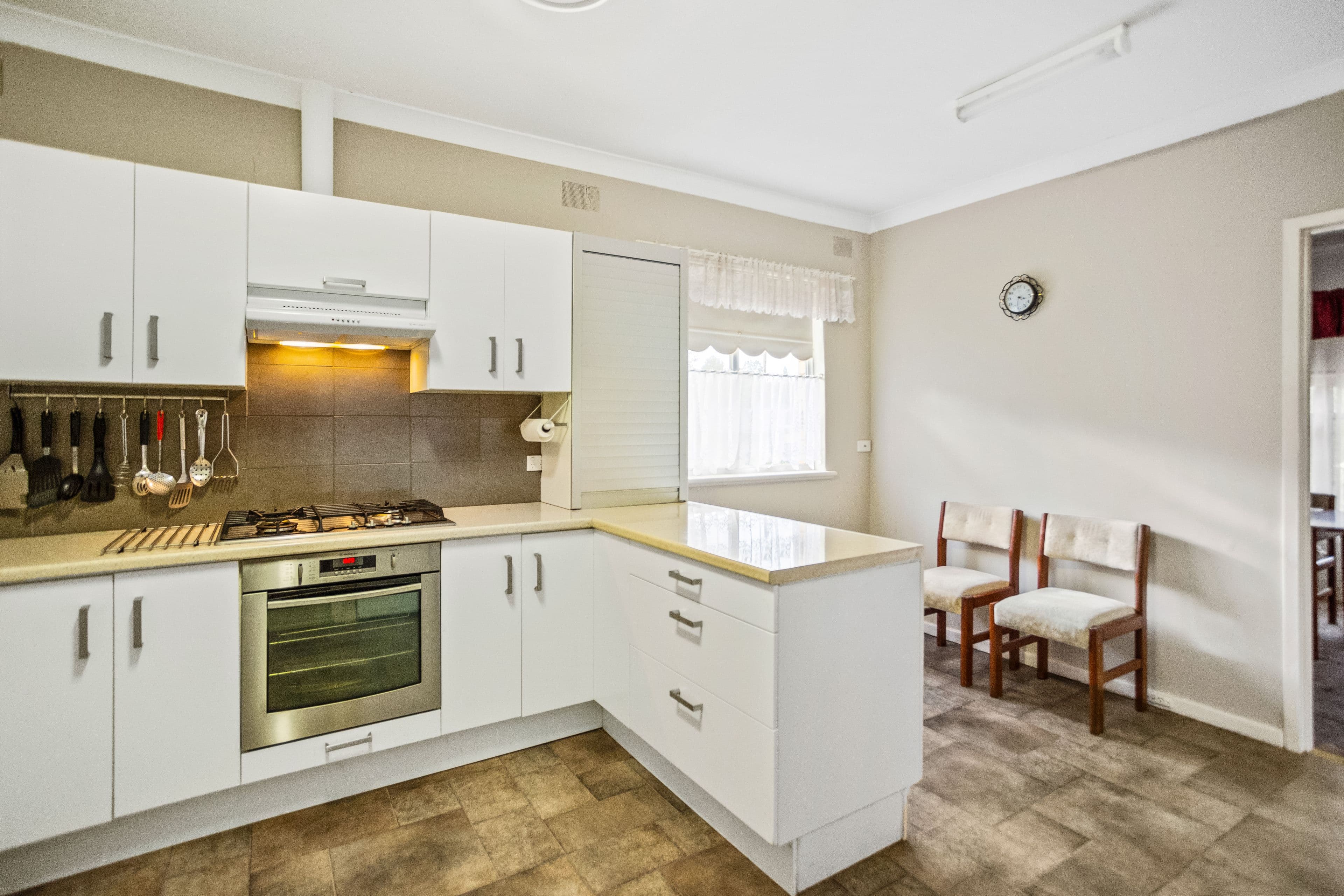 20 Harriett Street, Clare SA 5453, Clare - Thumbnail 4
