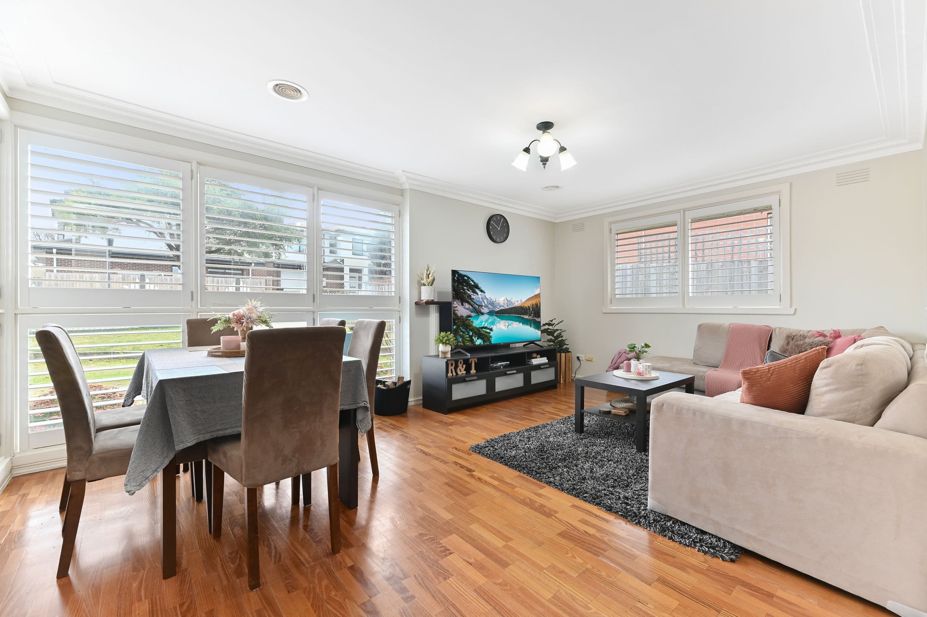 30 Bizley Street, Mount Waverley VIC 3149, Mount Waverley - Thumbnail 2