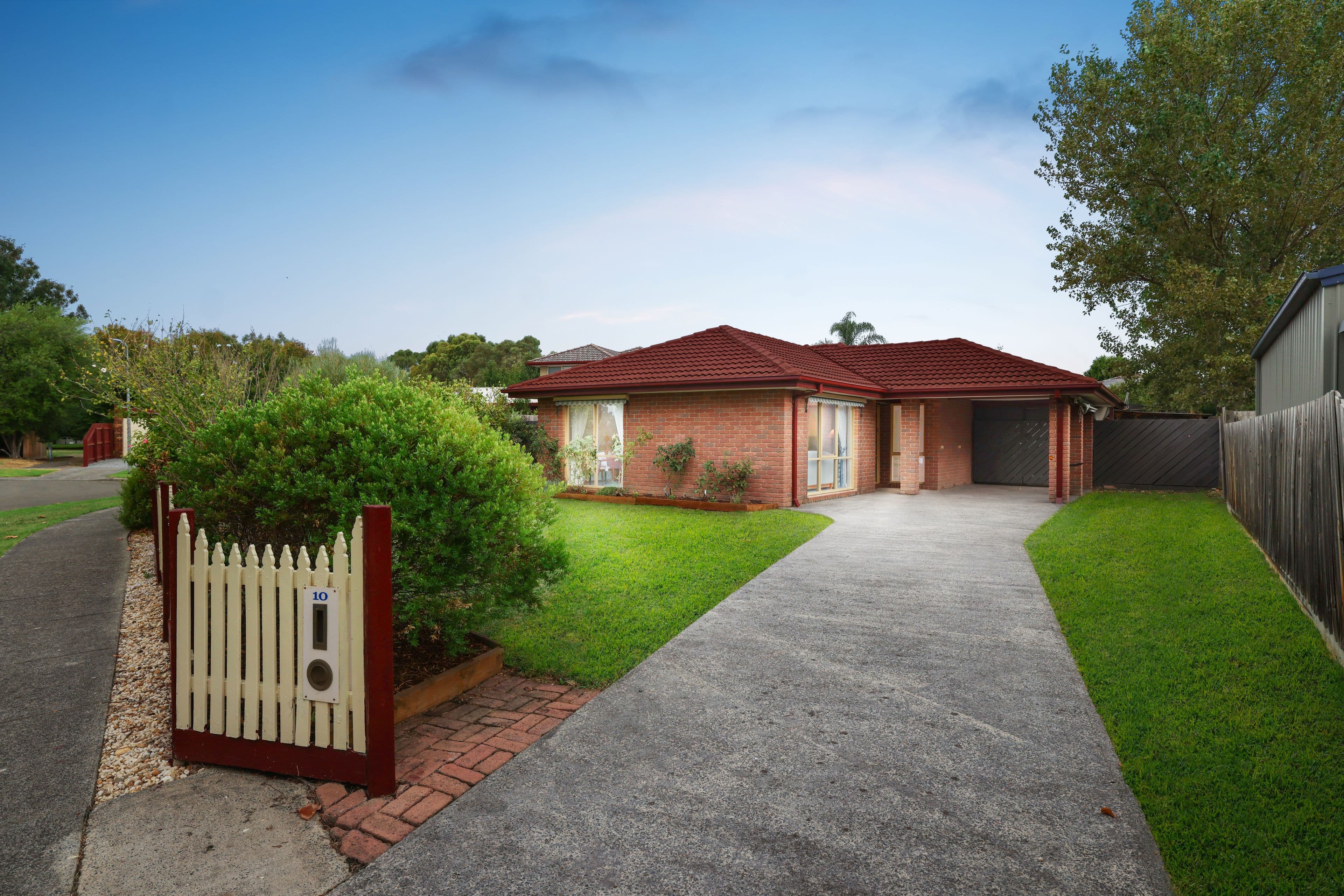 10 Glenlea Close, Rowville VIC 3178, Rowville - Thumbnail 2
