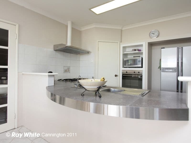 4 Santina Place, QUEENS PARK WA 6107, Queens Park - Thumbnail 6