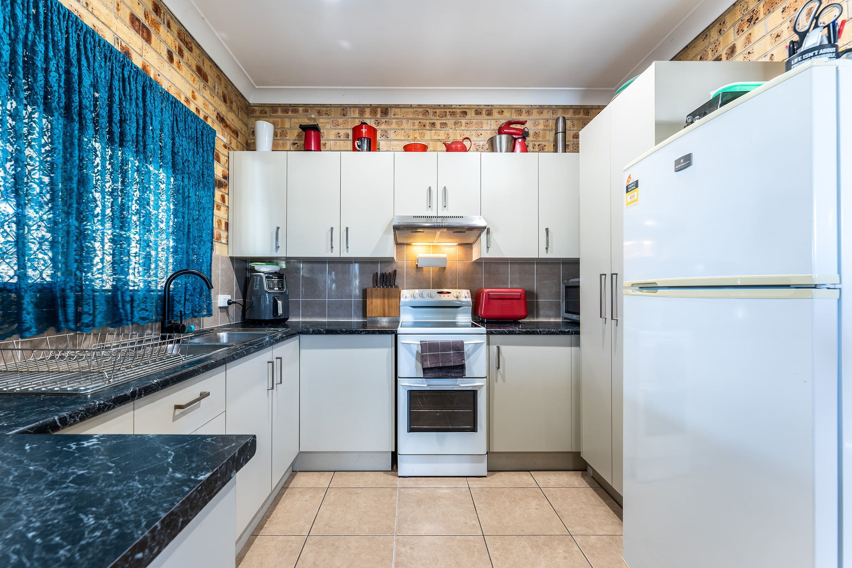 4 Roberts Street, Emerald QLD 4720, Emerald - Thumbnail 5