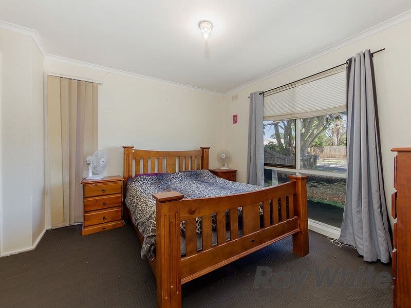 51 James Cook Drive, Melton VIC 3337, Melton West - Thumbnail 4