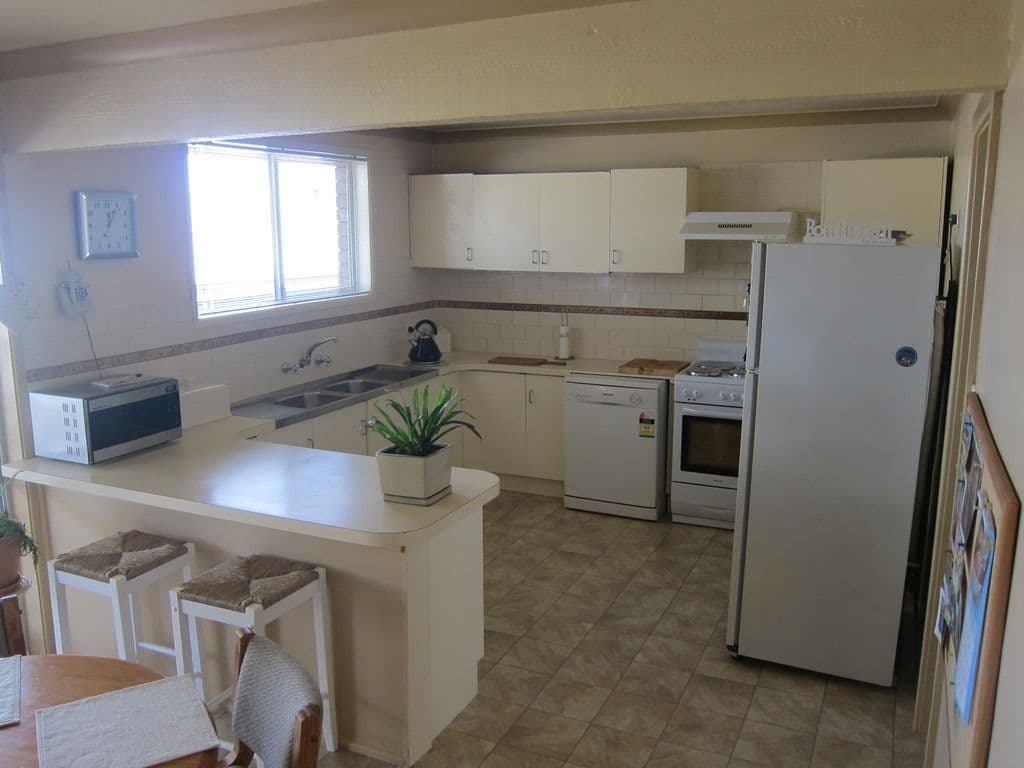 8 Avon Place, TAMWORTH NSW 2340, Tamworth - Thumbnail 3