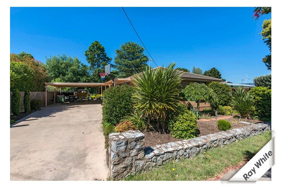 14 Elizabeth Crescent, QUEANBEYAN NSW 2620, Queanbeyan East - Thumbnail 2