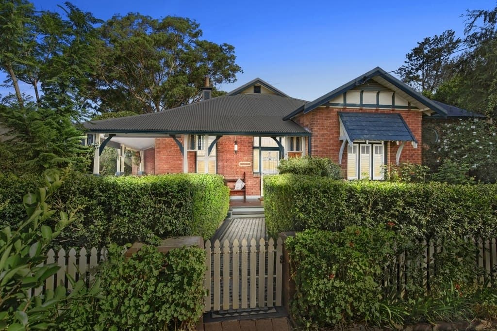 23 Queen Street, Lorn - Image 1