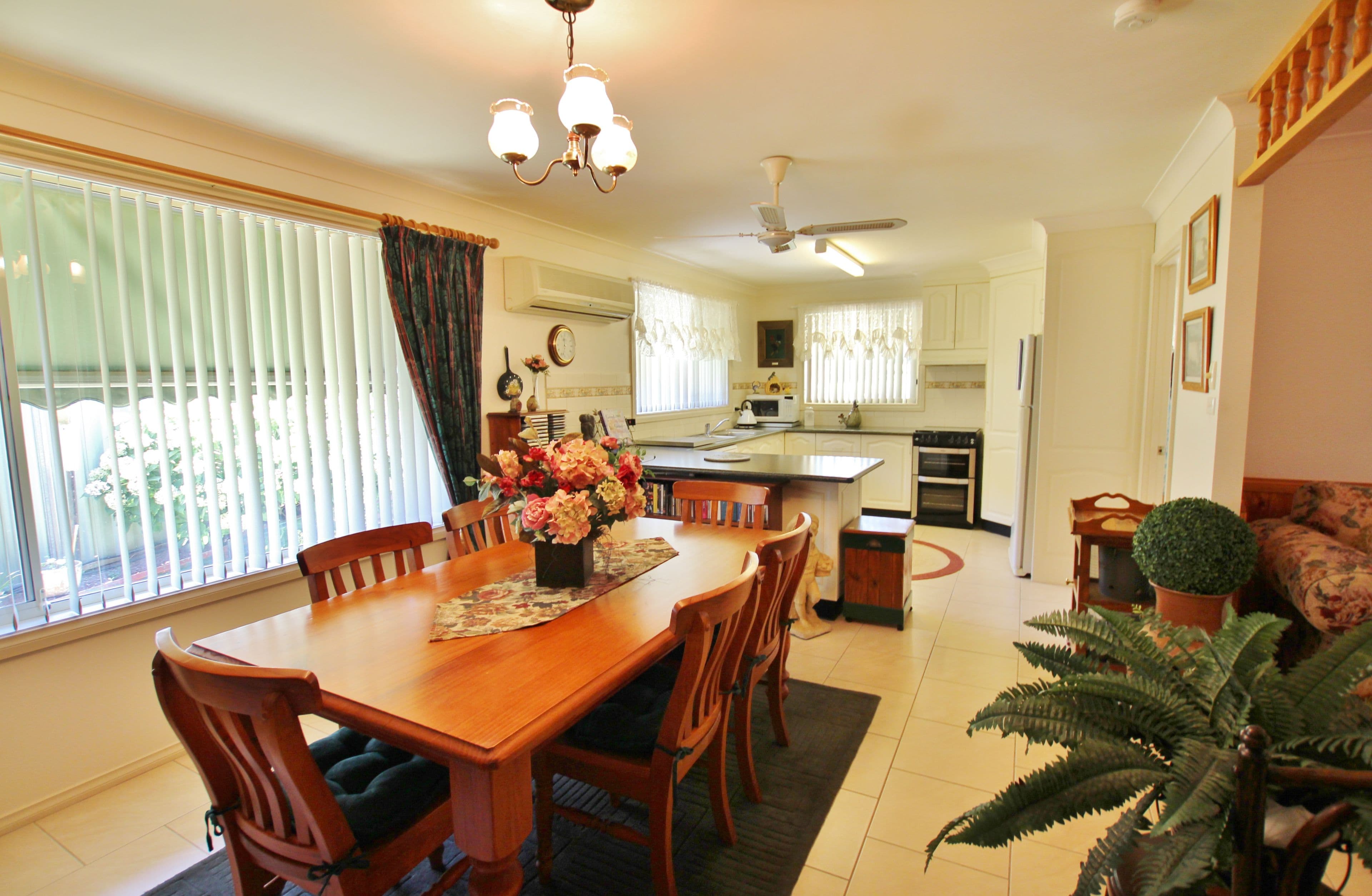 11 Samuel Court, Young - Thumbnail 5