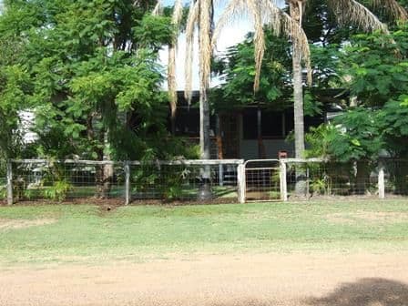 13 Violet  Street, Blackall QLD 4472, Blackall - Thumbnail 2