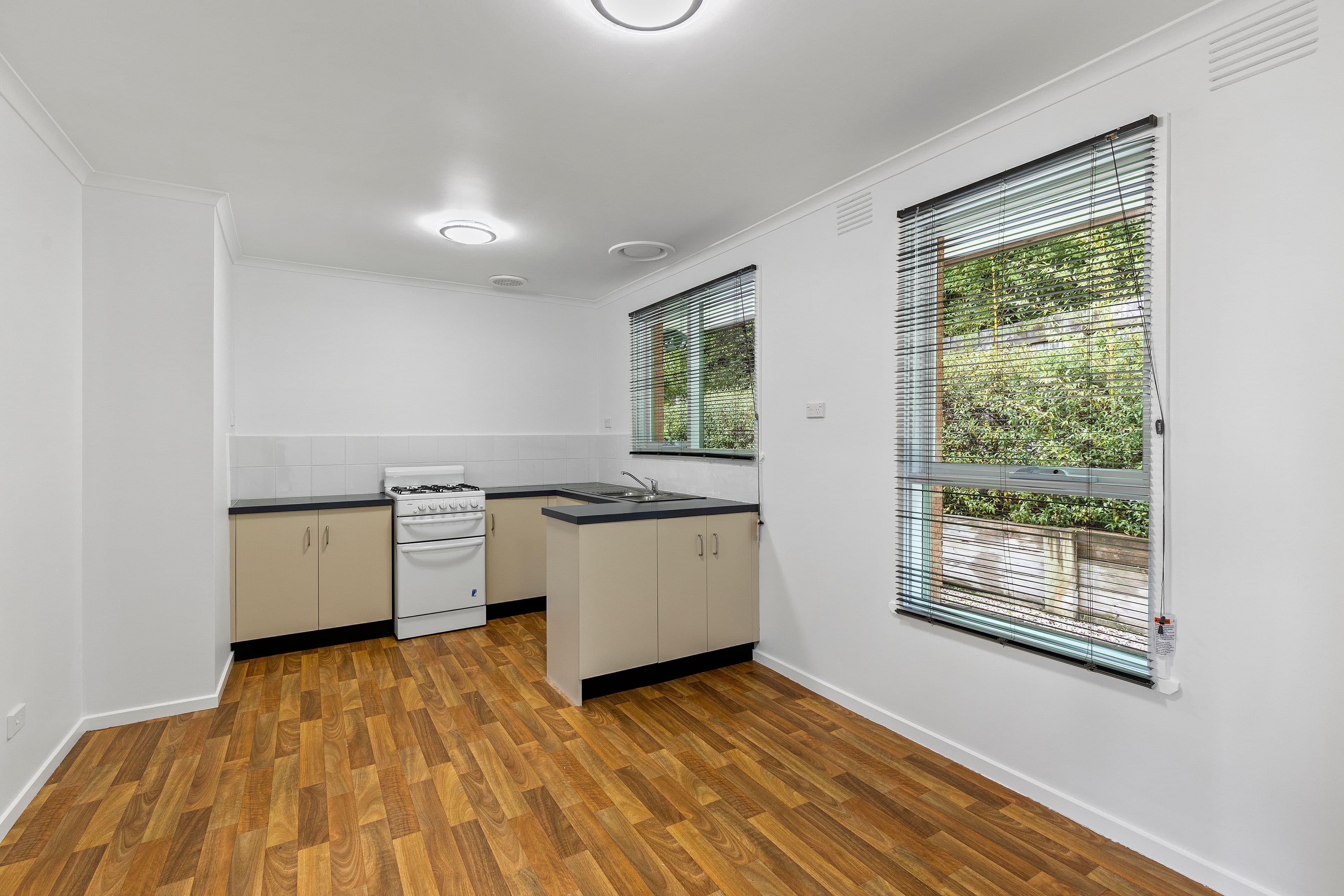 2 The Crescent, Ferntree Gully VIC 3156, Ferntree Gully - Thumbnail 4