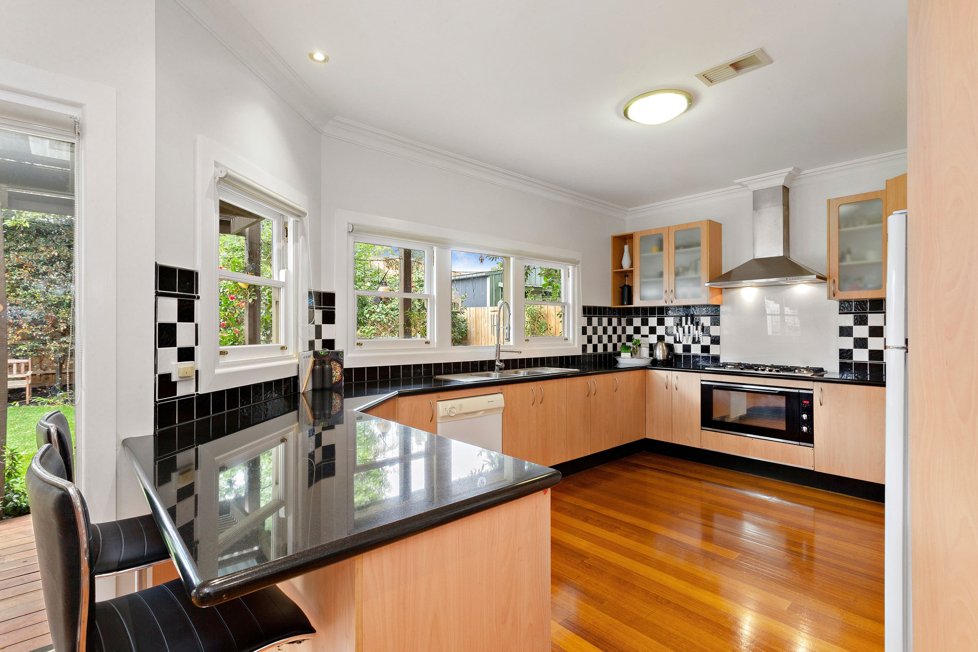 54 Dresden Street, Heidelberg Heights VIC 3081, Heidelberg Heights - Thumbnail 3