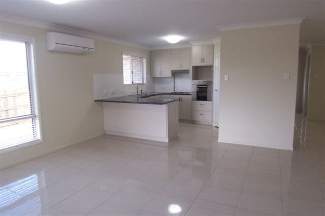 2 Sandalwood Drive, GLENVALE QLD 4350, Glenvale - Thumbnail 4