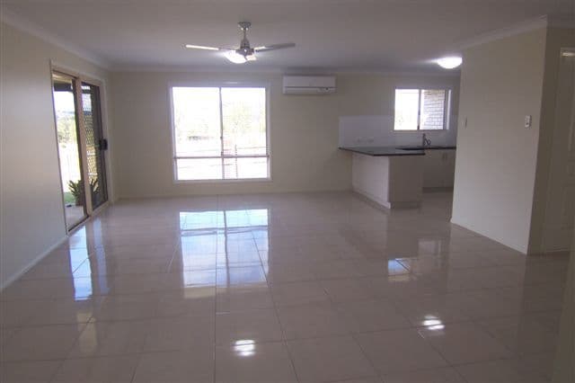 2 Sandalwood Drive, GLENVALE QLD 4350, Glenvale - Thumbnail 5