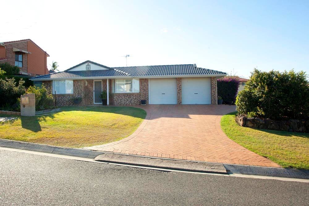 8 Mindona Street, WISHART QLD 4122, Wishart - Image 1