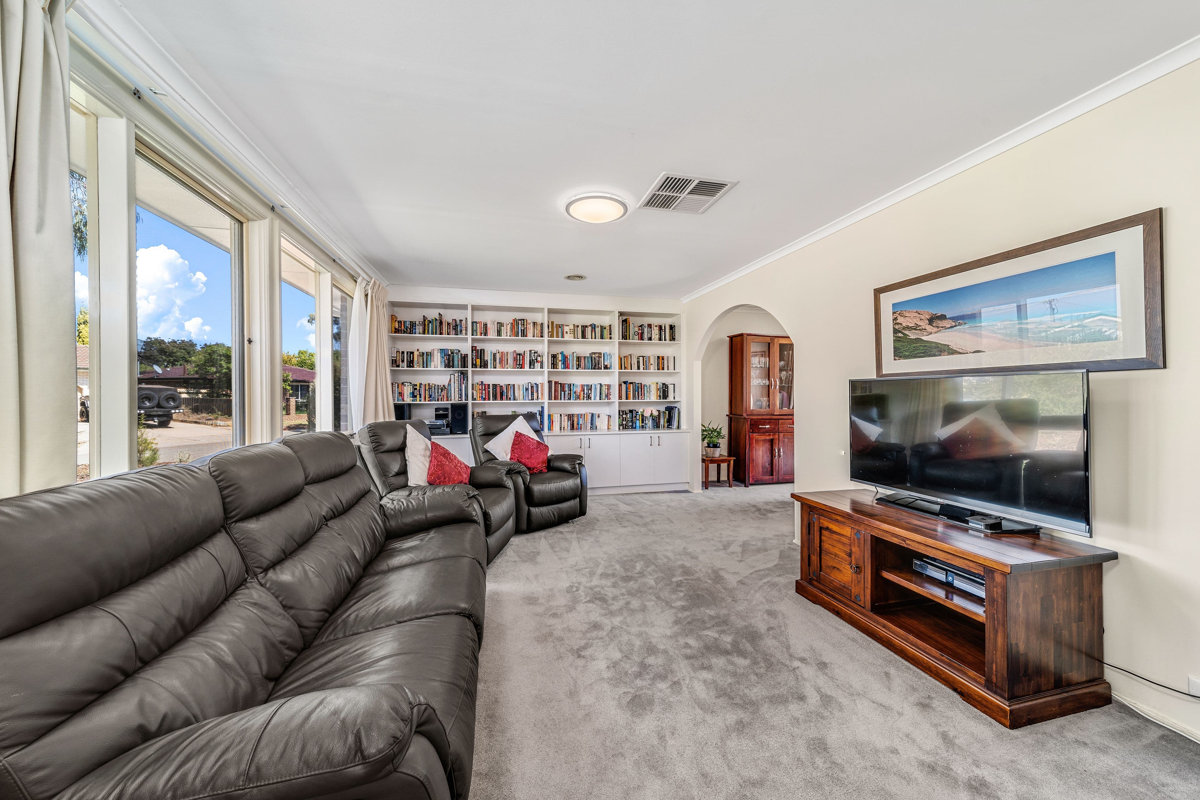 1 Capella Crescent, Giralang ACT 2617, Giralang - Thumbnail 2