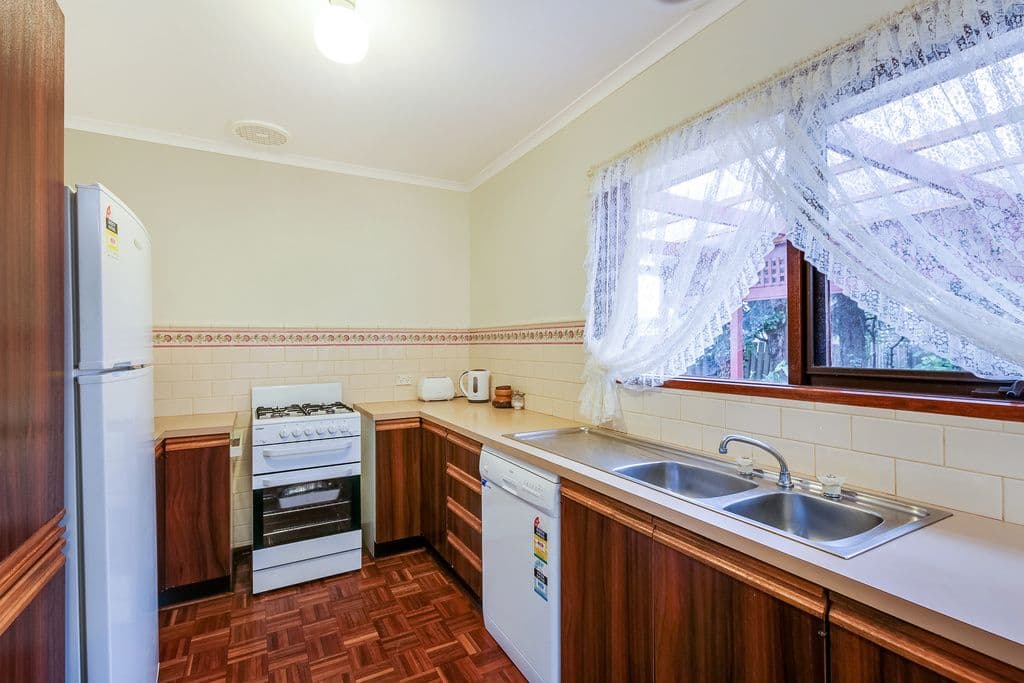 6 Holburn Way, EPPING VIC 3076, Epping - Thumbnail 2
