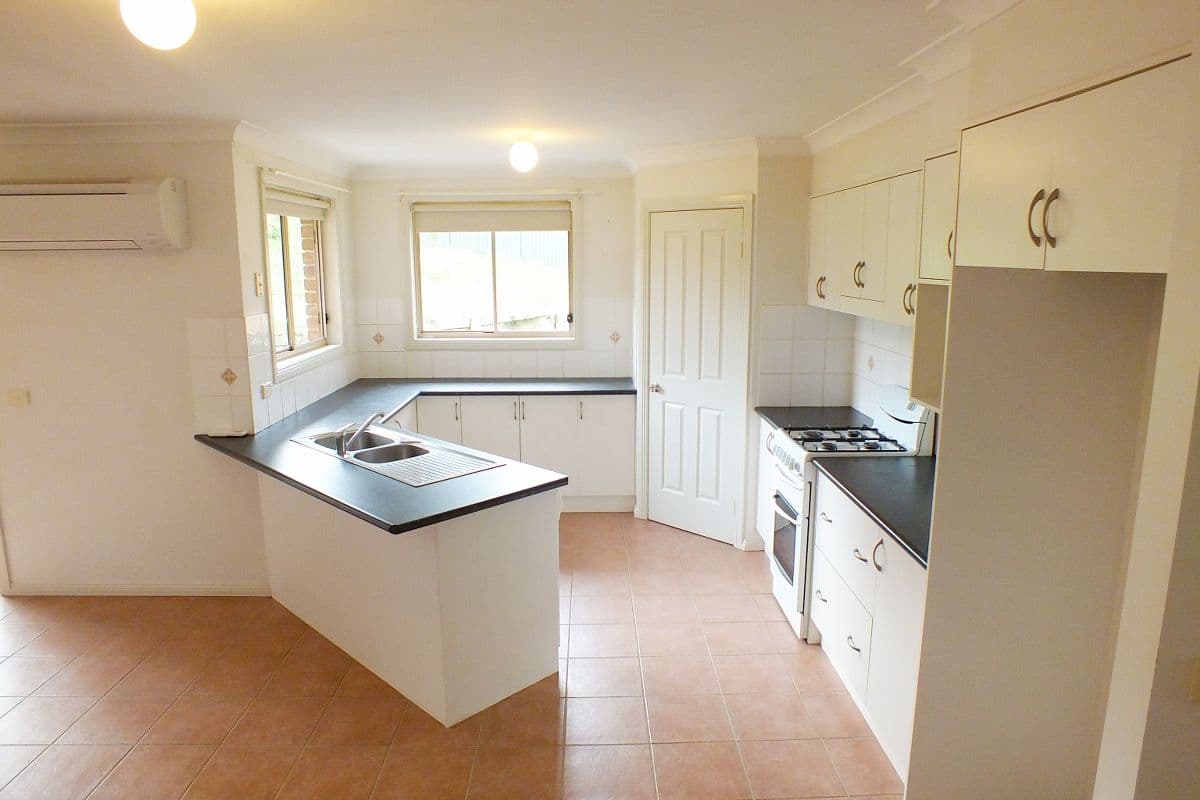 6 Birch Close, Kelso - Thumbnail 3
