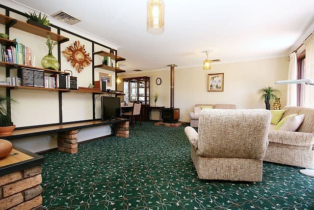 2/17 Minapre Street, Lorne, VIC, Glen Waverley - Thumbnail 7