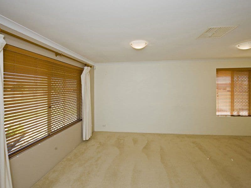 8 Parakeela Grove, MADDINGTON WA 6109, Maddington - Thumbnail 3