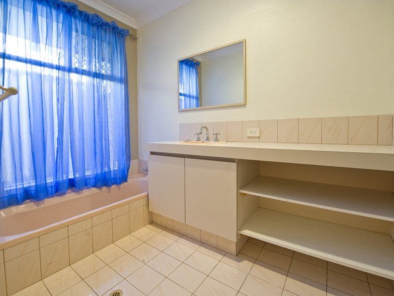 8 Parakeela Grove, MADDINGTON WA 6109, Maddington - Thumbnail 6
