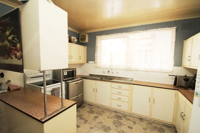1 Wien Smith Avenue, Clare SA 5453, Clare - Thumbnail 4