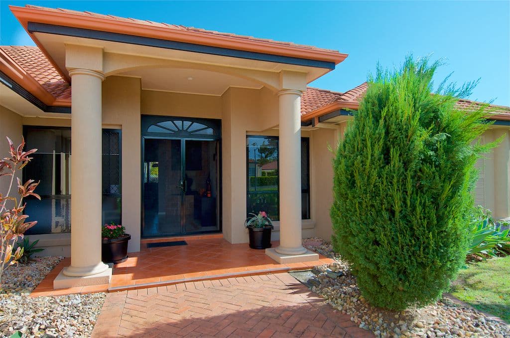 25 Maltravers Drive, Arundel QLD 4214, Arundel - Thumbnail 2