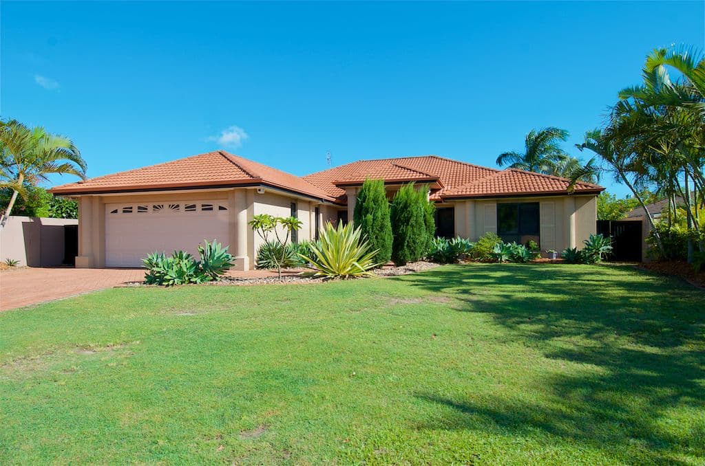 25 Maltravers Drive, Arundel QLD 4214, Arundel - Thumbnail 3