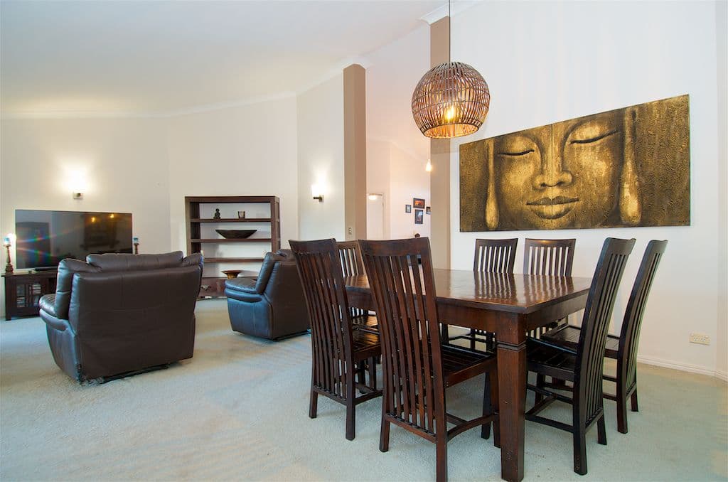 25 Maltravers Drive, Arundel QLD 4214, Arundel - Thumbnail 4