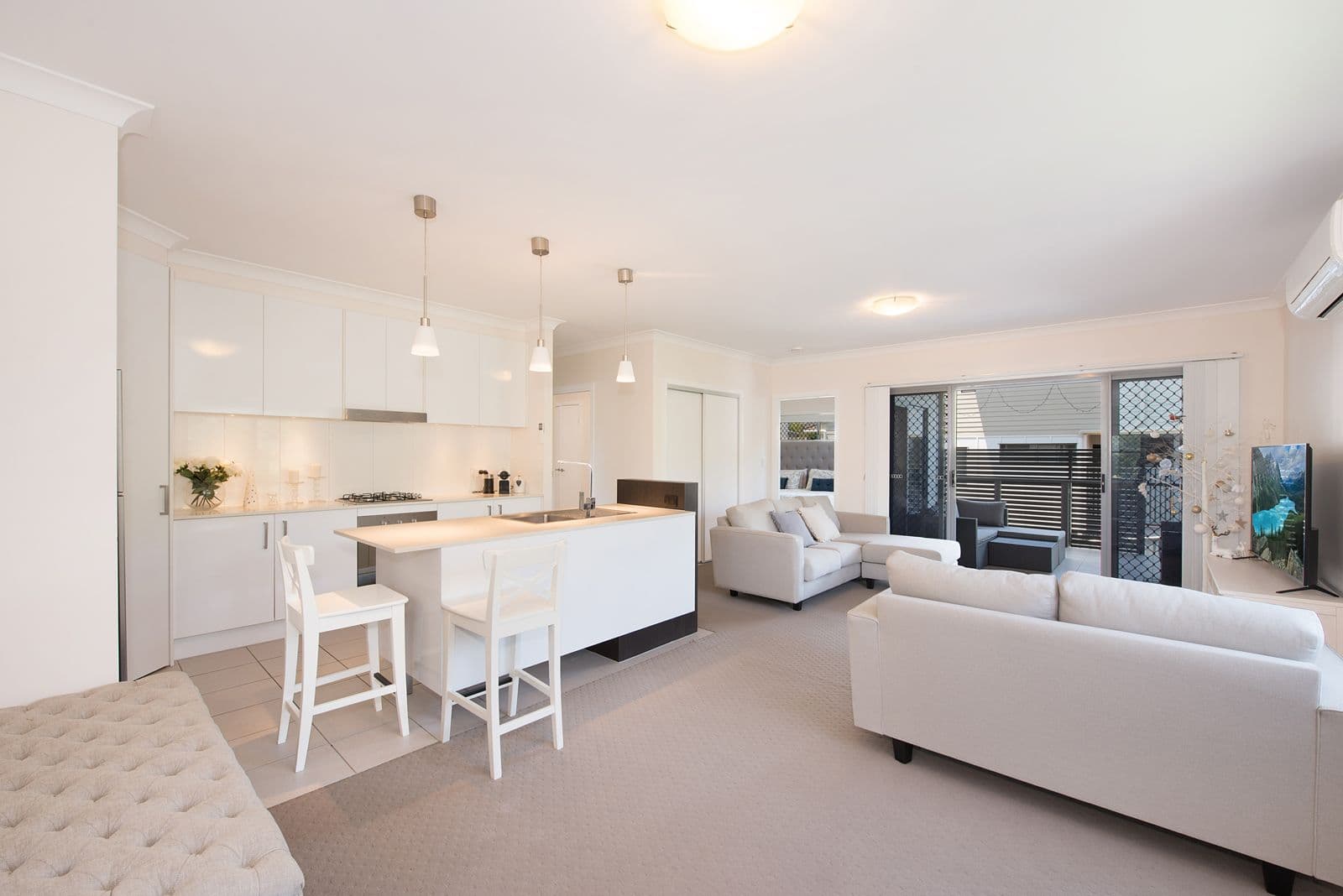 27 Steele Street, Holland Park QLD 4121, Holland Park - Thumbnail 2