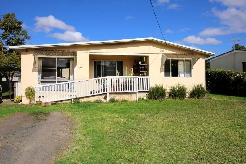 122 North Street, Berry - Thumbnail 2