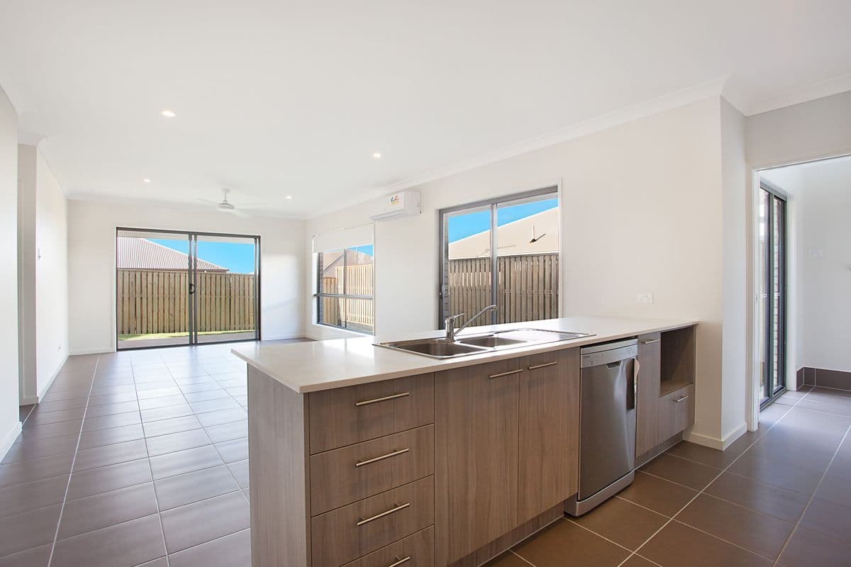 42 Palmerston Street, North Lakes QLD 4509, North Lakes - Thumbnail 2