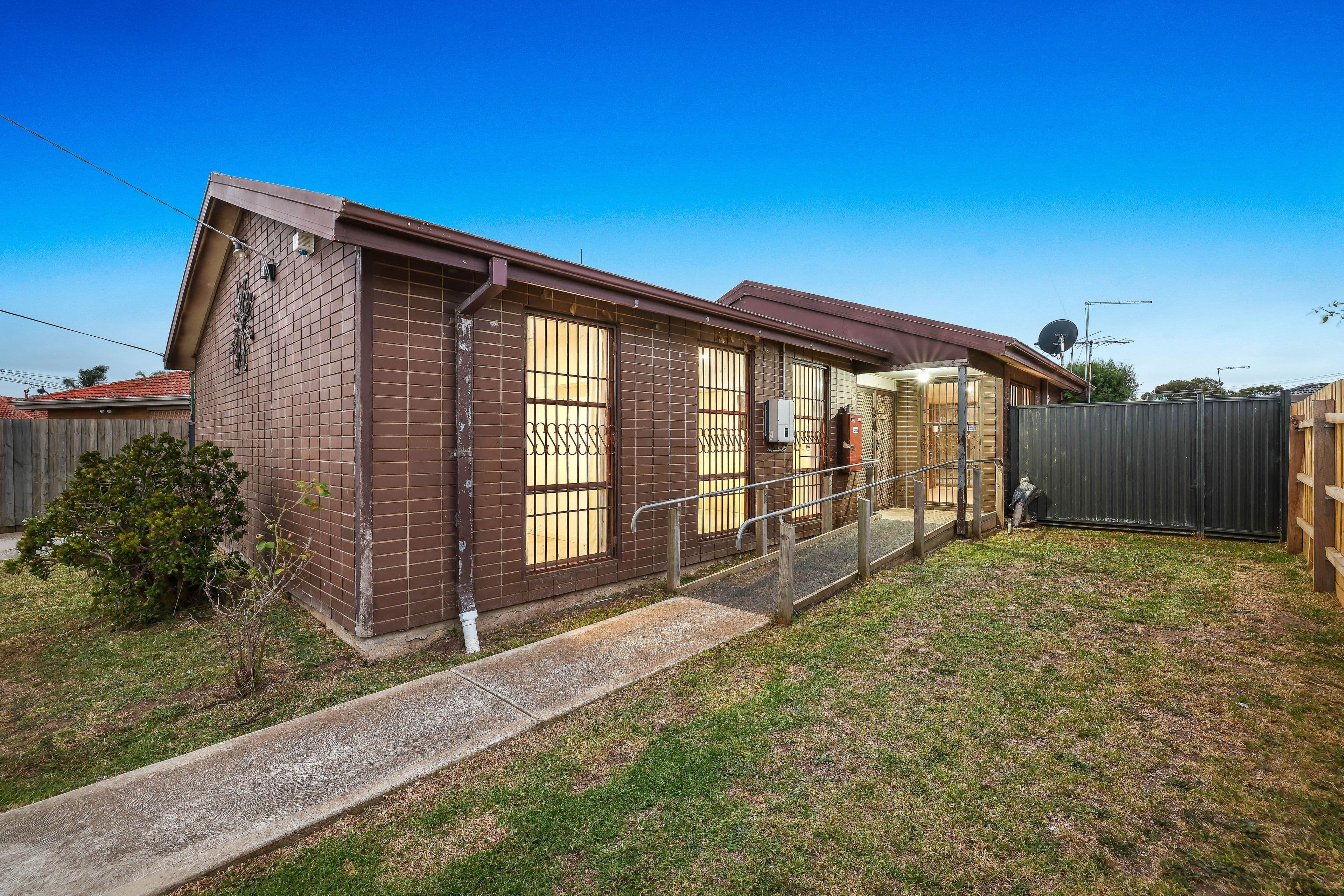 7 Lancaster Avenue, Casino - Image 1
