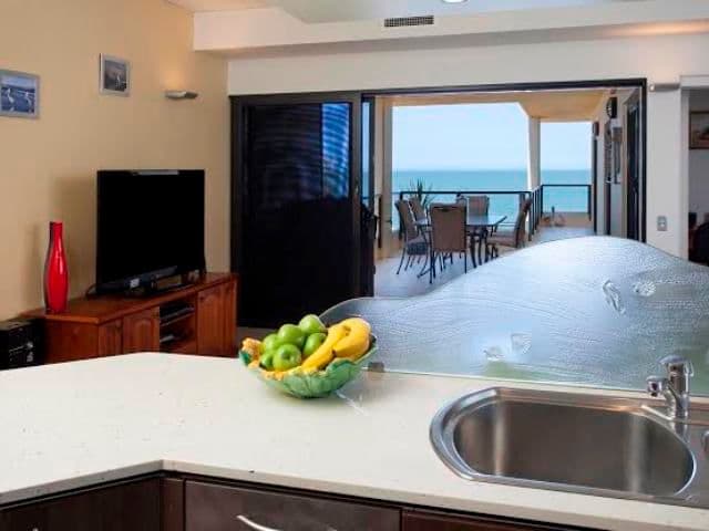 46 Prince Edward Parade, REDCLIFFE QLD 4020, Redcliffe - Thumbnail 3
