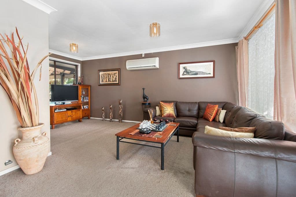 28 Sanderling Street, Hinchinbrook - Thumbnail 2