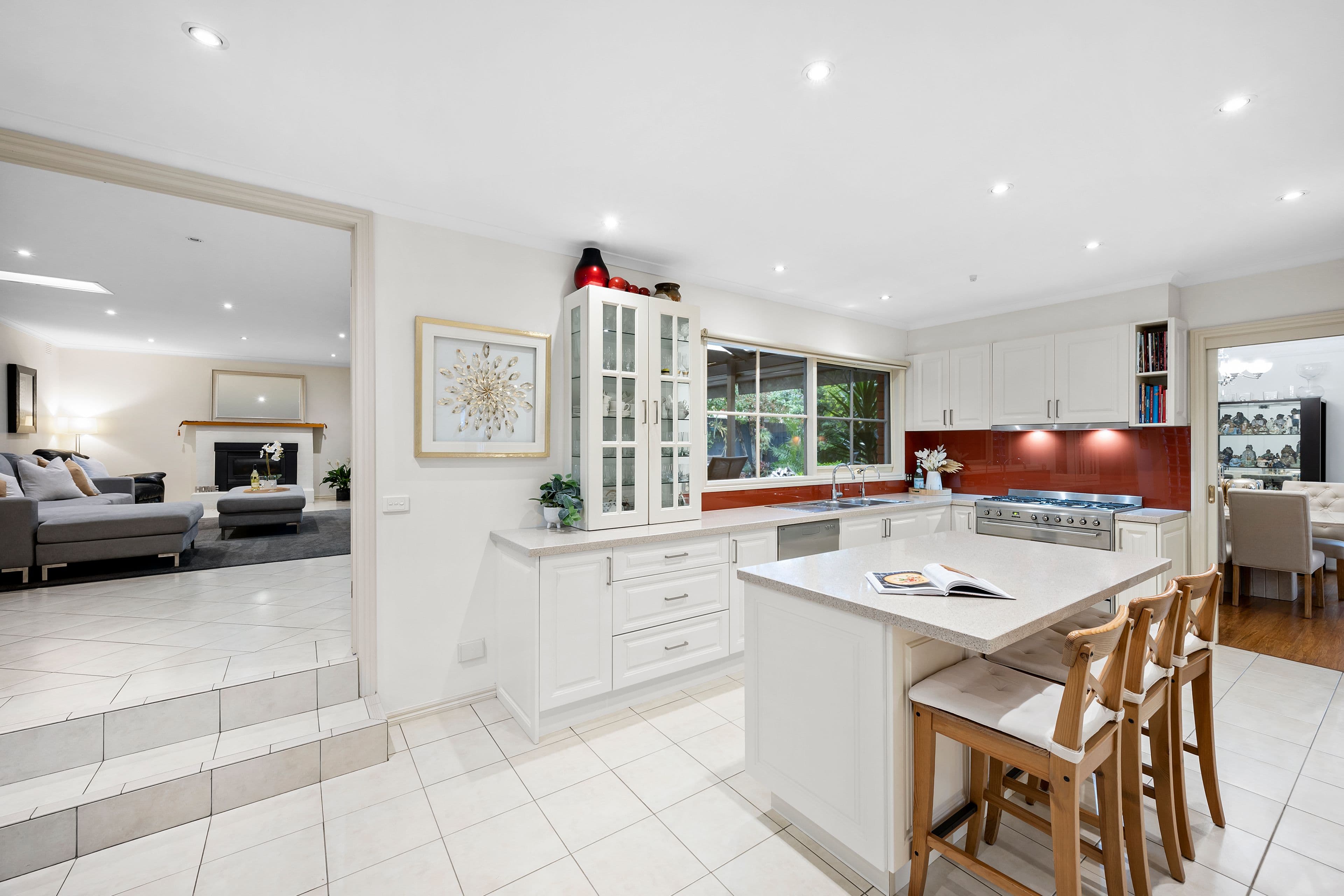 11 Thorncombe Walk, Doncaster East VIC 3109, Doncaster East - Thumbnail 4