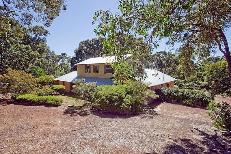 21 Valley Road, KALAMUNDA WA 6076, Kalamunda - Image 1