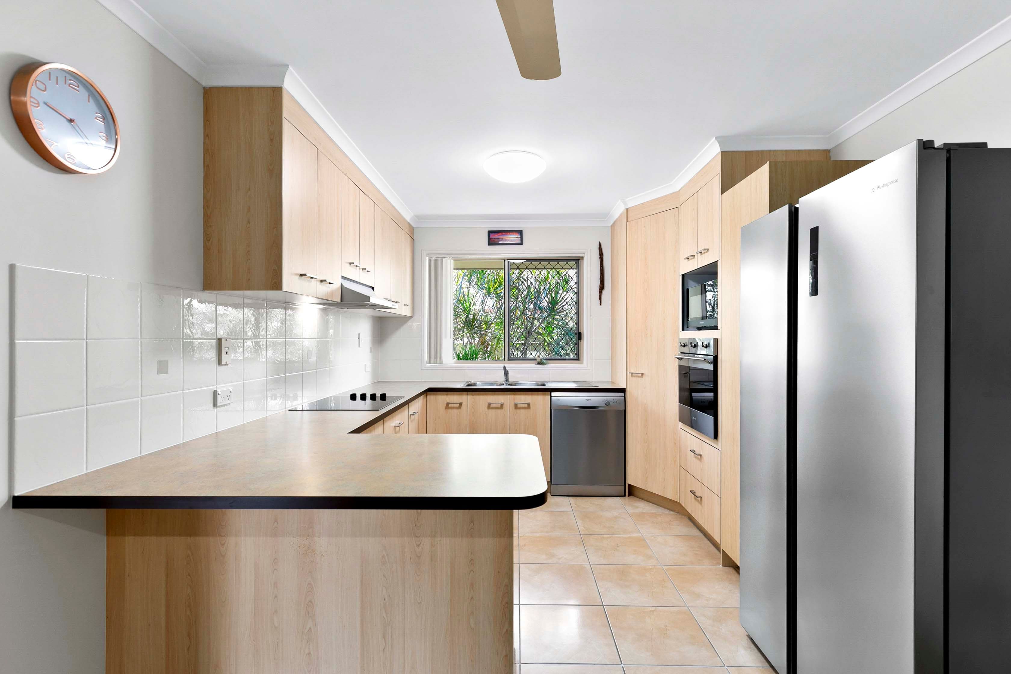 3 Lambour Court, Point Vernon QLD 4655, Point Vernon - Thumbnail 2