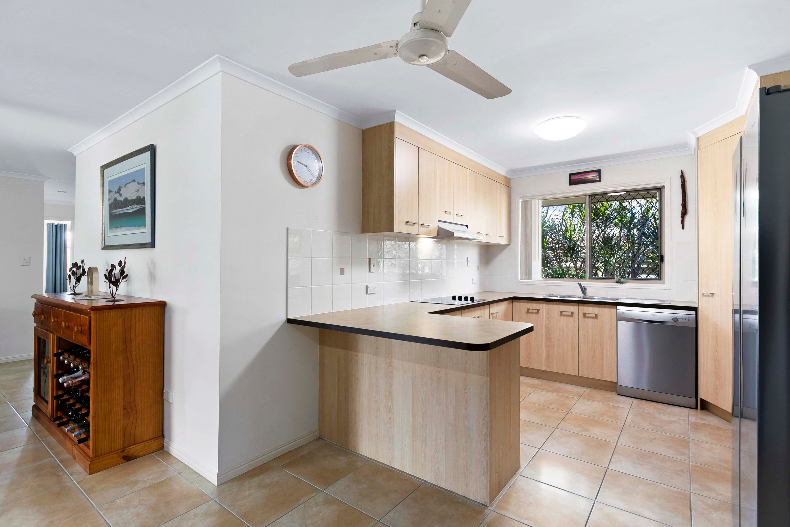 3 Lambour Court, Point Vernon QLD 4655, Point Vernon - Thumbnail 3