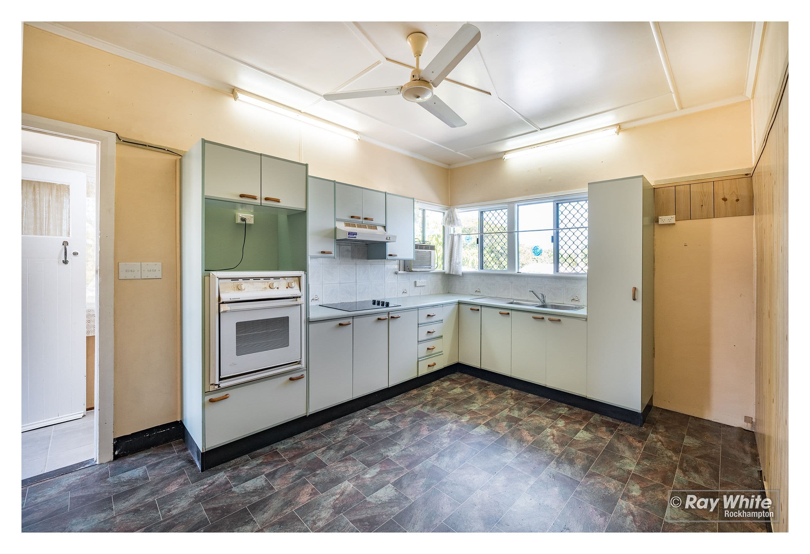 260 Hook Street, Berserker QLD 4701, Berserker - Thumbnail 3