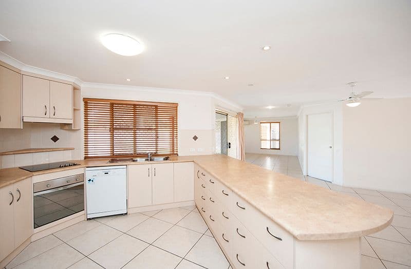 7 Parsons Place, NEW AUCKLAND QLD 4680, New Auckland - Thumbnail 3