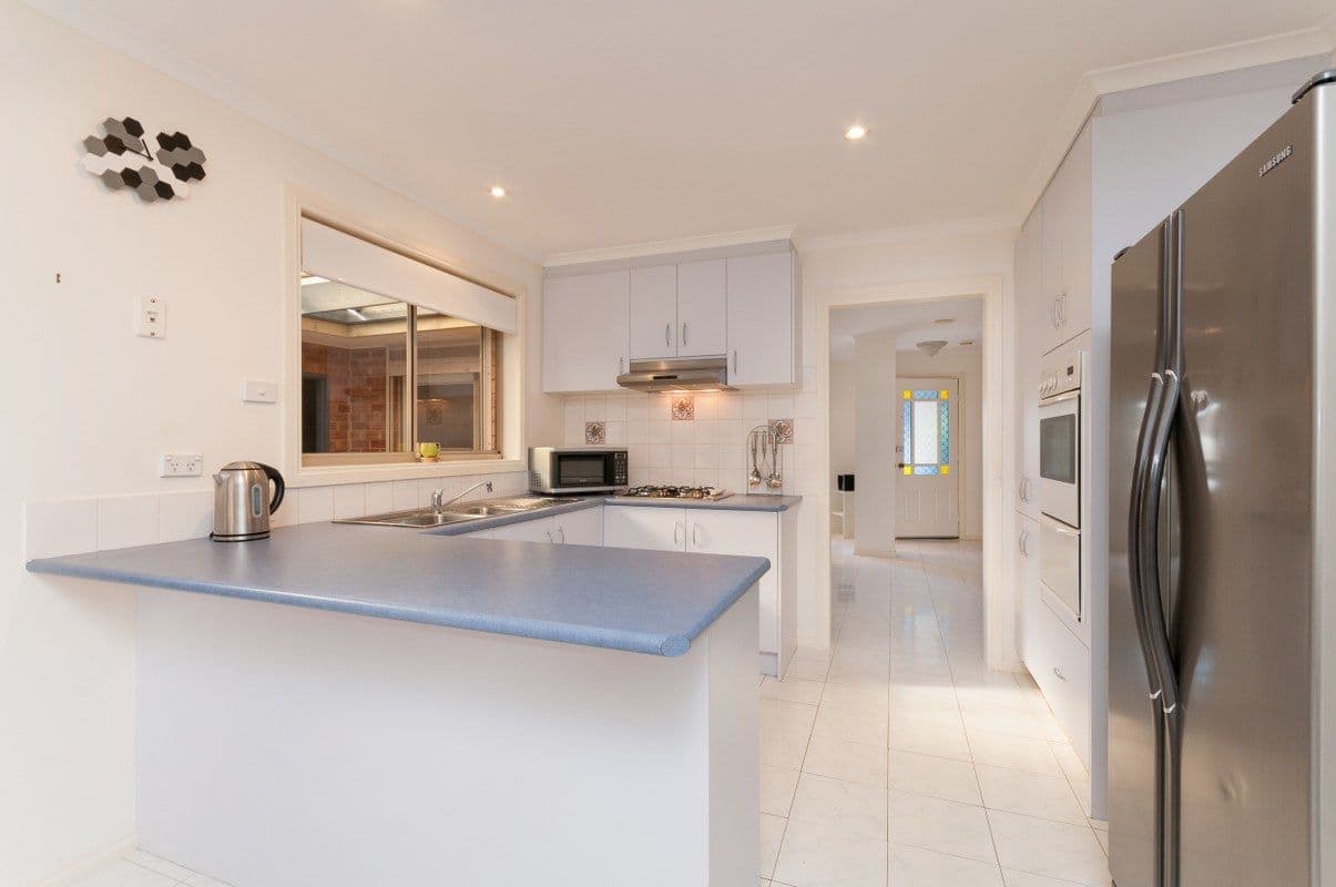 3 Almands Avenue, ROXBURGH PARK VIC 3064, Roxburgh Park - Thumbnail 3