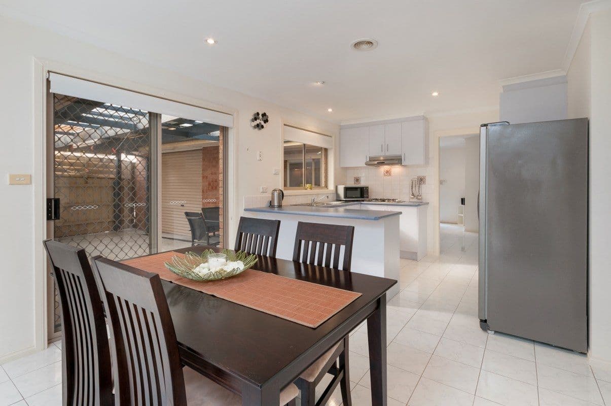 3 Almands Avenue, ROXBURGH PARK VIC 3064, Roxburgh Park - Thumbnail 4
