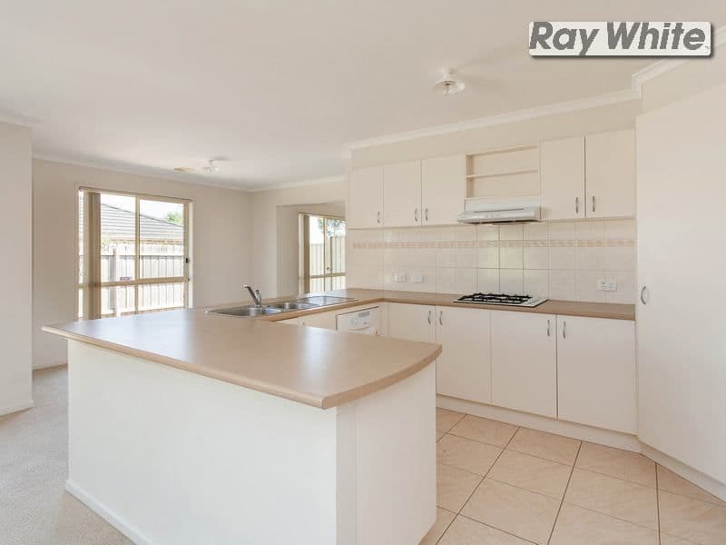 10 Lovely Meadows Court, ROSEBUD VIC 3939, Rosebud - Thumbnail 2