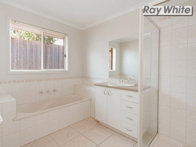 10 Lovely Meadows Court, ROSEBUD VIC 3939, Rosebud - Thumbnail 4