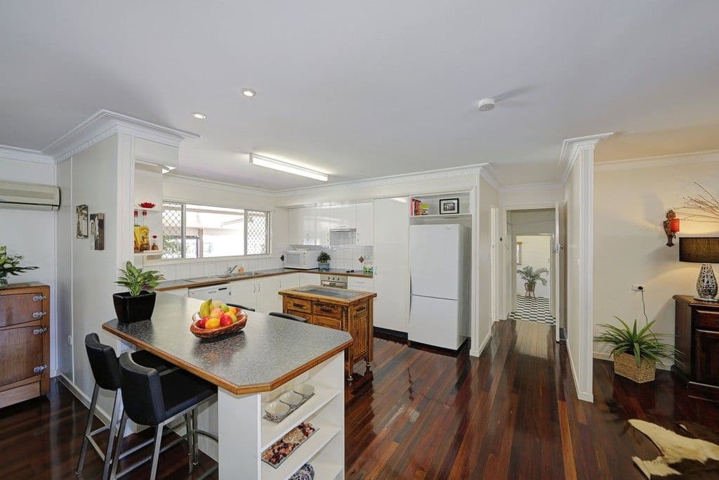 51 Sims Road, Avenell Heights QLD 4670, Avenell Heights - Thumbnail 3